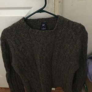 Gap sweater